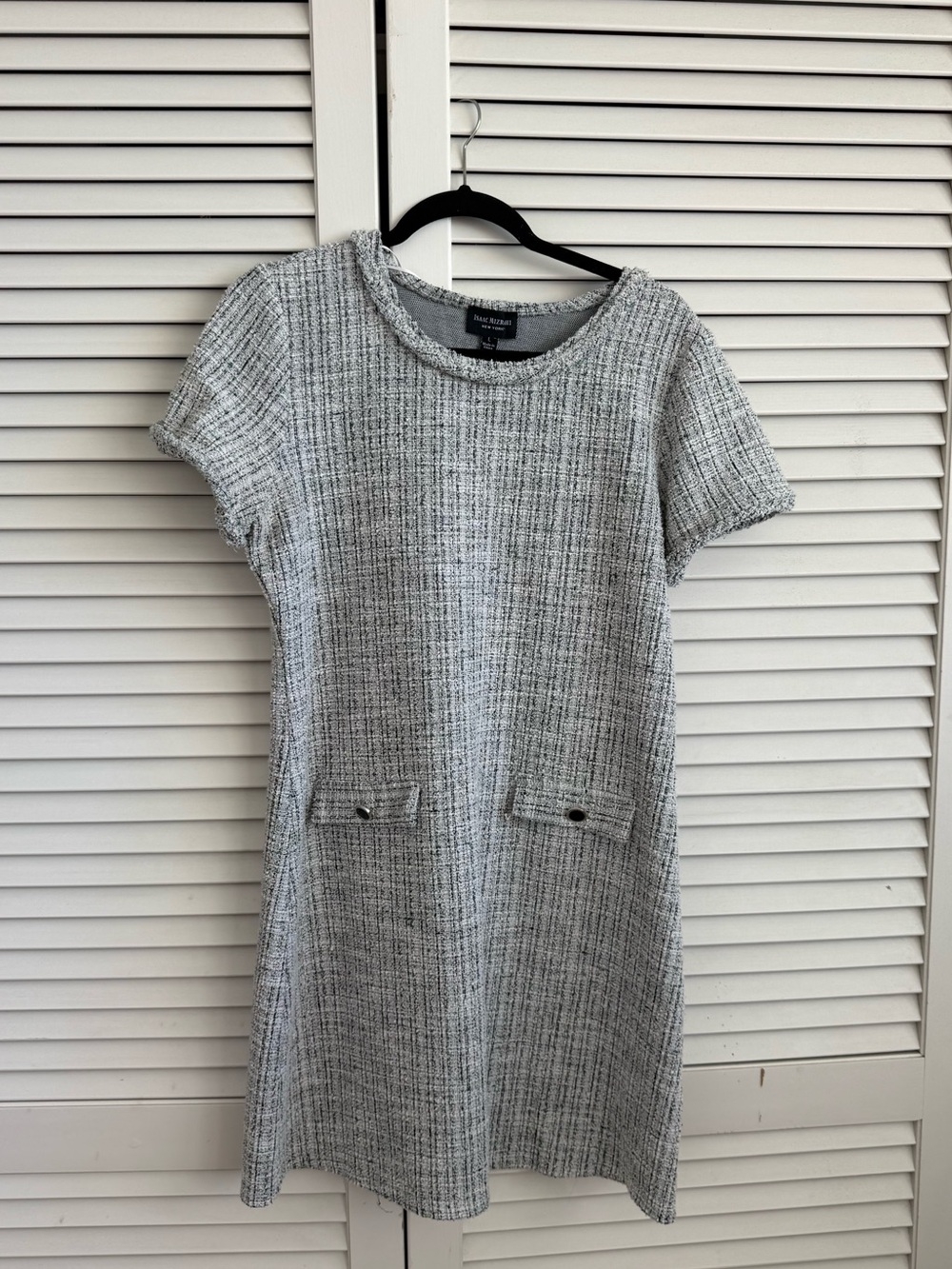 Isaac Mizrahi - Gray Tweed Short-Sleeve Shift Dress with Front Flap Pockets - L